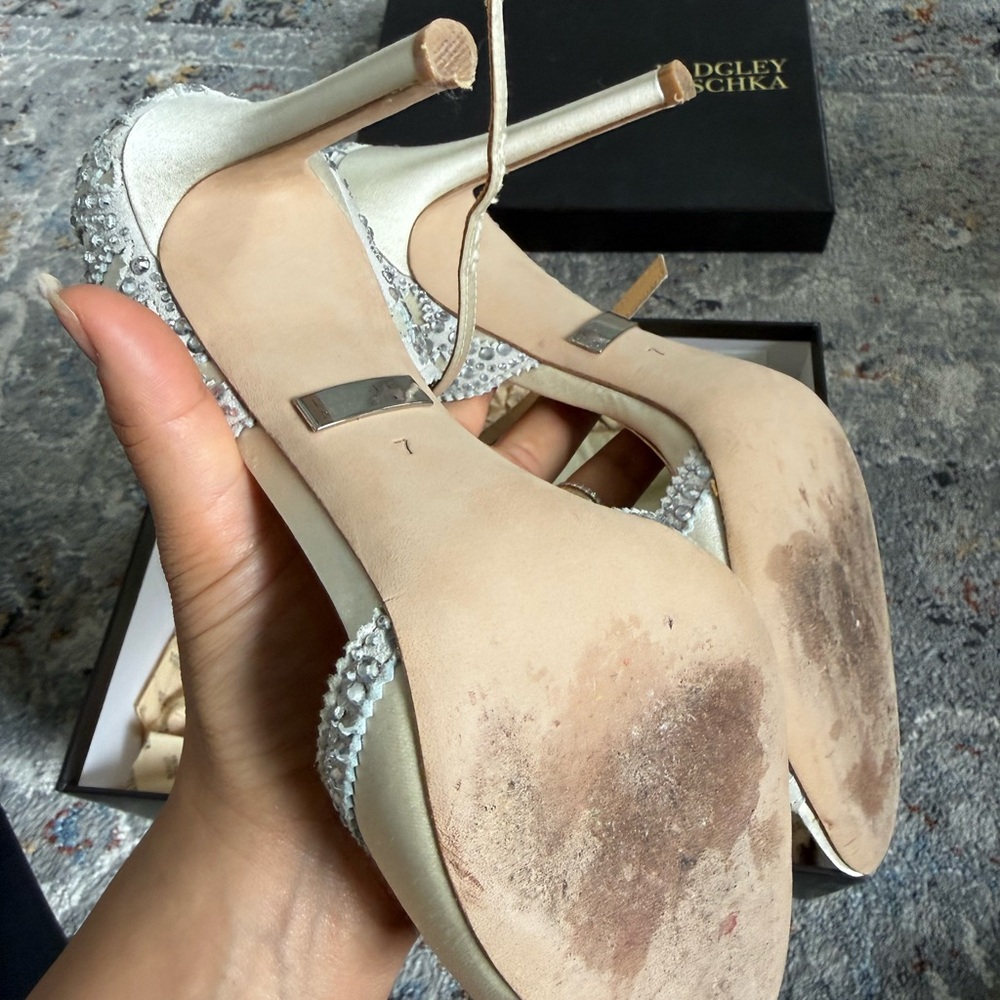 Badgley and Mischka Roxy Wedding Shoes with Box and Dustbag - Picture 4 of 10